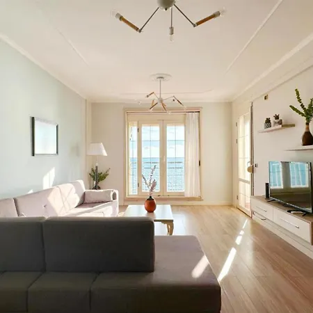 Apartment Redi's Luxurious Seaside Full View *