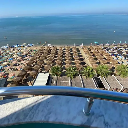 Apartment Redi's Luxurious Seaside Full View Durres
