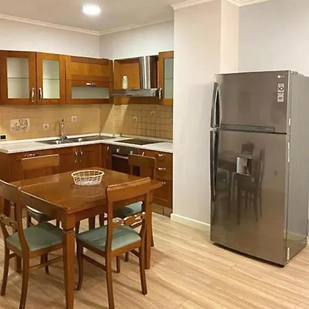 Redi's Luxurious Seaside Full View Apartment