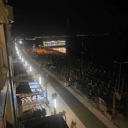 Redi's Luxurious Seaside Full View Durres
