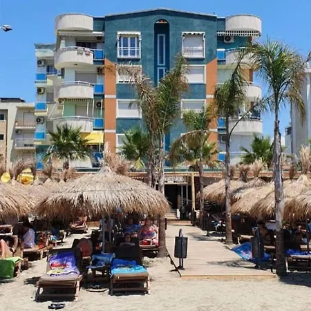 Redi's Luxurious Seaside Full View *