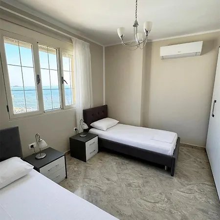 Apartment Redi's Luxurious Seaside Full View *