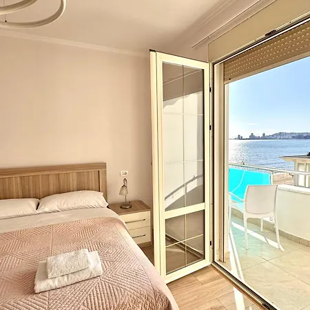 Redi's Luxurious Seaside Full View Apartment Durres