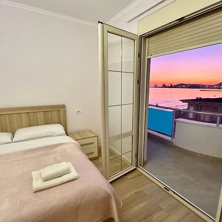 Redi's Luxurious Seaside Full View Durres