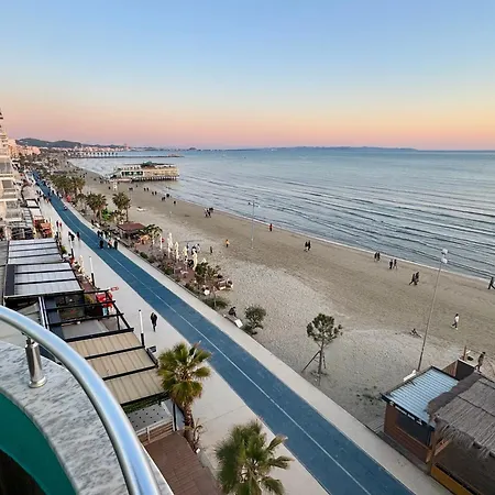 Redi's Luxurious Seaside Full View
