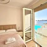 Mona Seaside Full-view Appartamento Durrës