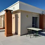 Mona Seaside Full-view Apartment