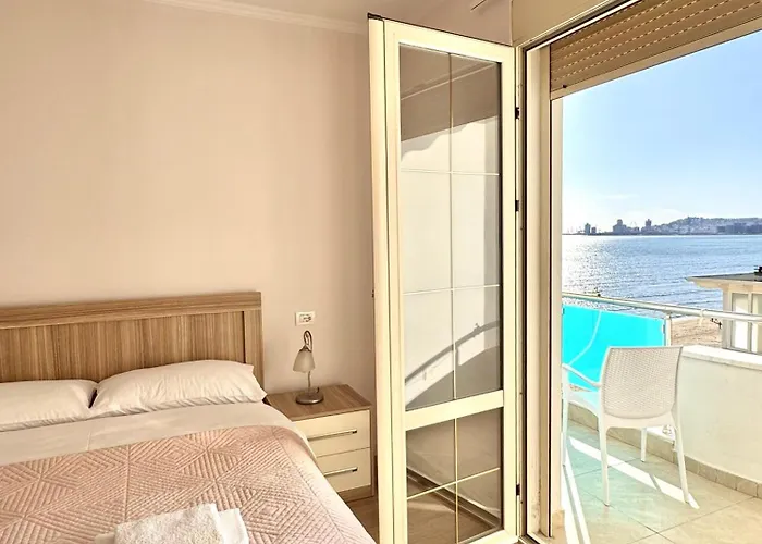 Mona Seaside Full-view Appartamento Durrës